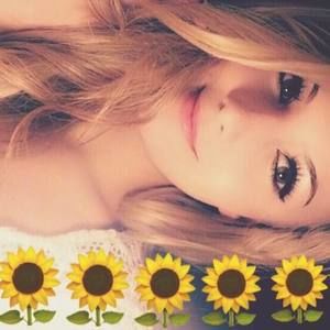 Meet your Posher, Chloe